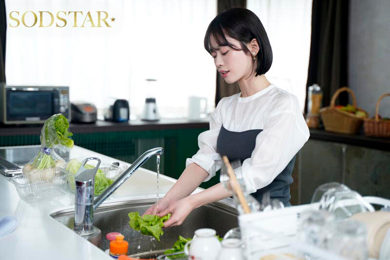 MINAMO 誘惑シーン - 遠征中NTR サッカー選手の美人嫁がチー牛義兄にこっそり種付けされていたワンシーズン MINAMO