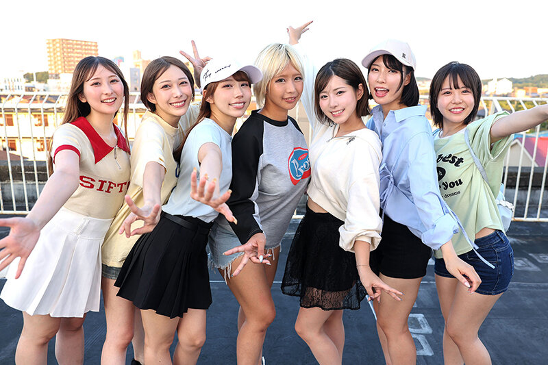 乙アリス、弥生みづき、尾崎えりか、沙月恵奈、柏木こなつ、宮城りえ、末広純 シーン20 - 【VR】【KMP全VRレーベル5000本発売&times;KMPVR10周年特別版】【超ド級で超豪華！！6時間SP】女子友7人がいる人生 女神が死に際にくれた超奇跡！！転移した先はオンナだらけの神生活！？過去最大級に人生を謳歌するハーレムで絶倫な世界線